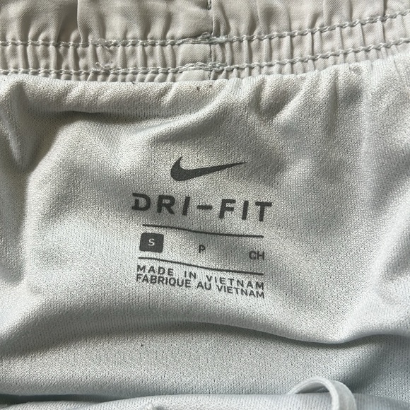 Nike tempo shorts - Picture 3 of 4